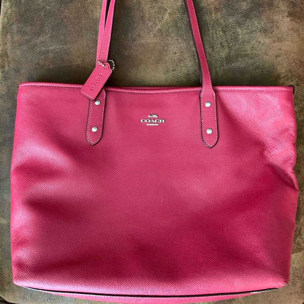 Super cute pink leather Coach tote bag!